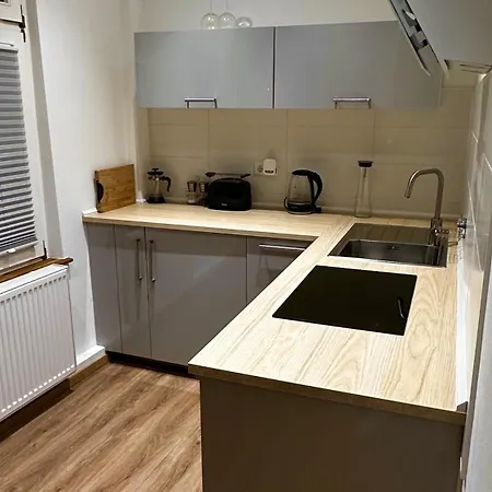 Mauerblick In Der Altstadt Mit Smart Tv Waschtrockner Und Voll Ausgestatteter Kueche *