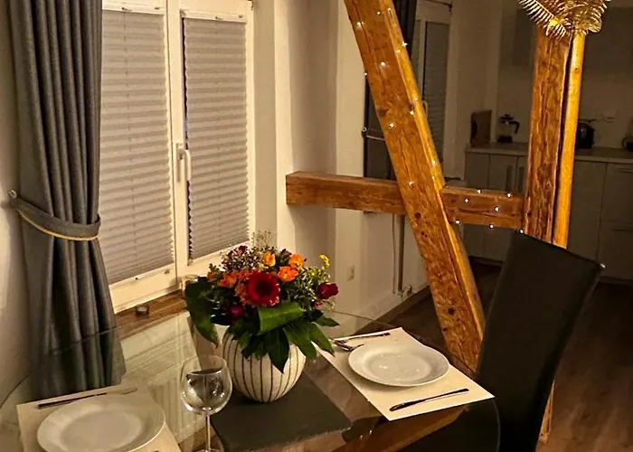 Mauerblick In Der Altstadt Mit Smart Tv Waschtrockner Und Voll Ausgestatteter Kueche Goslar